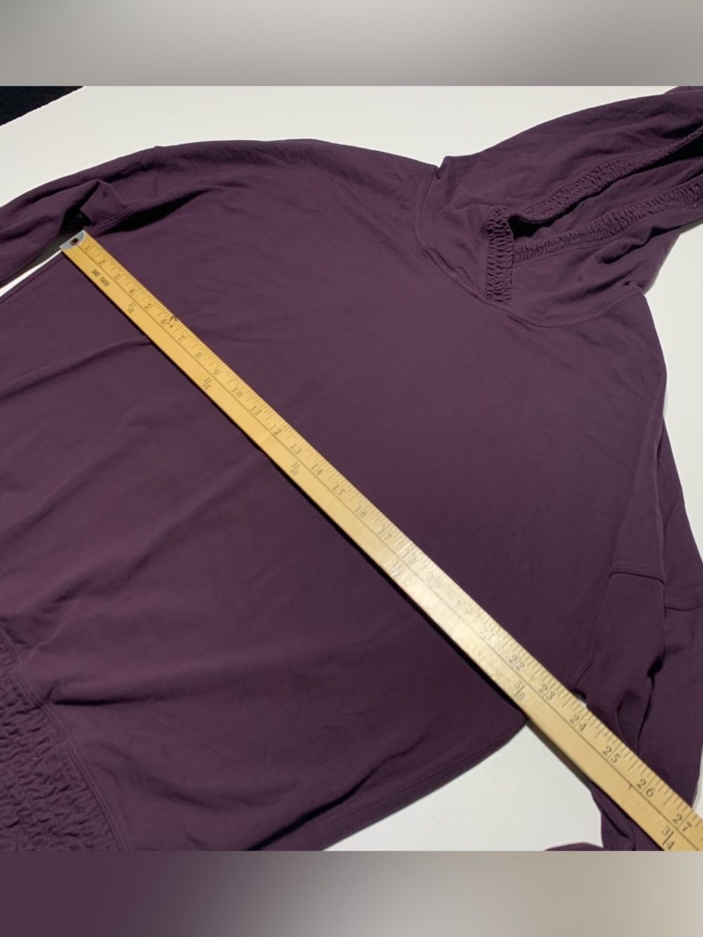 Lululemon Hoodie Pullover Sweater Women's Burgundy Plum Smocked Trim Size 12 - Picture 6 of 8